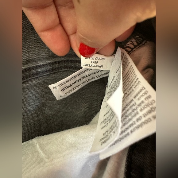 Madewell Cali Demi-Boot Jeans in Bellspring Wash: Button-Front Edition - Picture 9 of 11